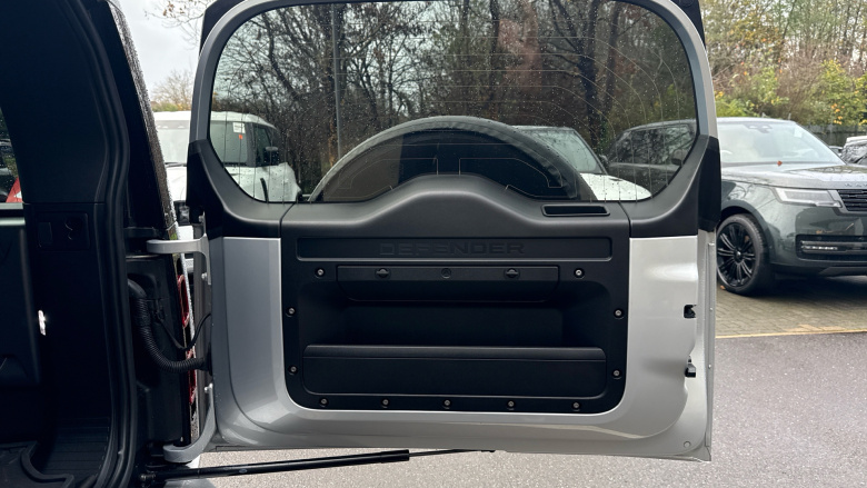 Land Rover Defender 3.0 P400 XS Edition 110 5dr Auto Petrol Estate